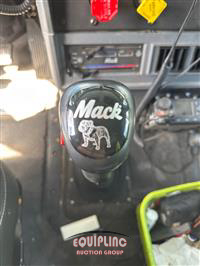 1999 Mack CL713