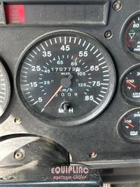 1999 Mack CL713