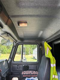 1999 Mack CL713