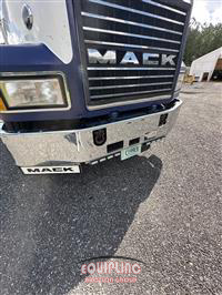 1999 Mack CL713