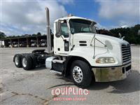 2015 Mack CXU (Pinnacle)