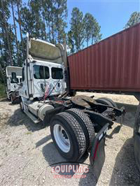 2013 Freightliner CASCADIA