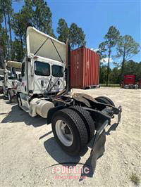 2014 Freightliner CASCADIA