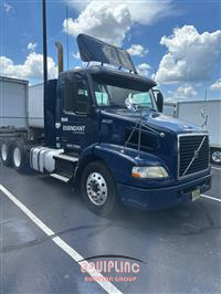 2013 VOLVO TRUCK VNM