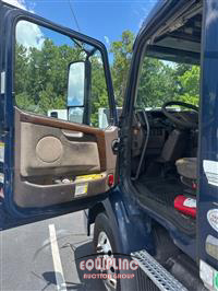 2013 VOLVO TRUCK VNM
