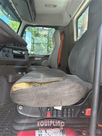 2013 VOLVO TRUCK VNM