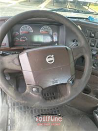 2013 VOLVO TRUCK VNM