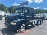 2013 VOLVO TRUCK VNM