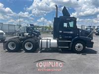 2013 VOLVO TRUCK VNM