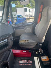 2013 VOLVO TRUCK VNM