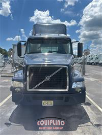 2013 VOLVO TRUCK VNM