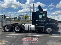 2013 VOLVO TRUCK VNM