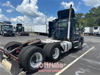 2013 VOLVO TRUCK VNM