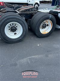 2013 VOLVO TRUCK VNM