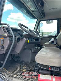 2013 VOLVO TRUCK VNM