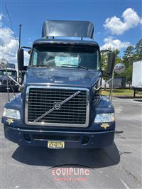 2013 VOLVO TRUCK VNM