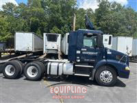 2013 VOLVO TRUCK VNM