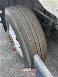 2013 VOLVO TRUCK VNM