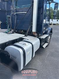 2013 VOLVO TRUCK VNM