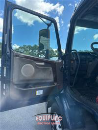 2013 VOLVO TRUCK VNM