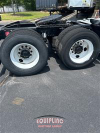 2013 VOLVO TRUCK VNM