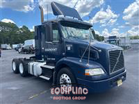 2013 VOLVO TRUCK VNM