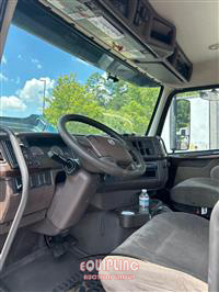 2013 VOLVO TRUCK VNM