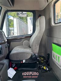 2013 VOLVO TRUCK VNM