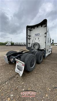 2021 Freightliner CASCADIA 126
