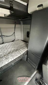 2021 Freightliner CASCADIA 126