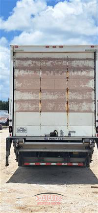 2021 Freightliner M2 106