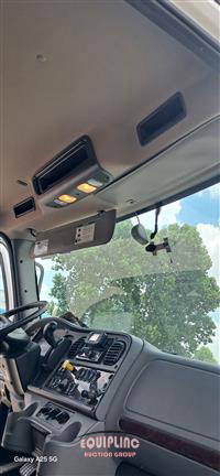2021 Freightliner M2 106