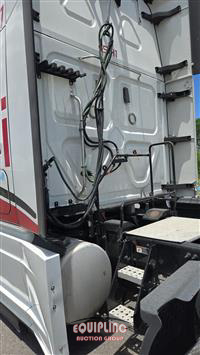 2020 Freightliner CASCADIA