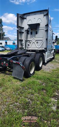2015 Freightliner CASCADIA
