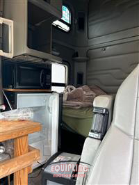 2004 Freightliner Columbia