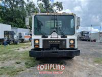 2001 Mack MR688S