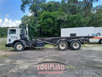 2001 Mack MR688S
