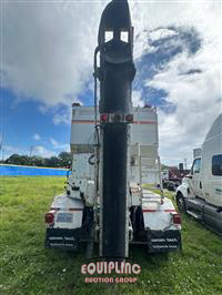 2004 Volvo VHD