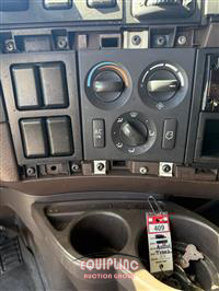 2017 Volvo VNL