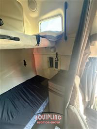 2017 Volvo VNL