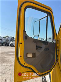 2015 Freightliner M2