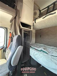 2013 Volvo VNL64T670