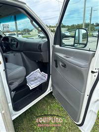 2004 Ford E-350