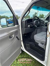 2004 Ford E-350