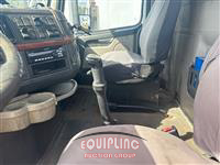 2006 VOLVO TRUCK VNL