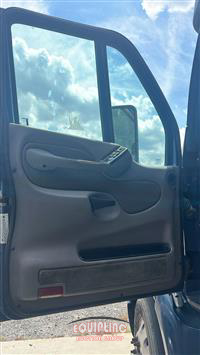 2012 Peterbilt 587