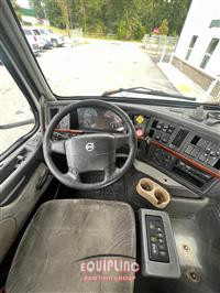 2009 Volvo VNM