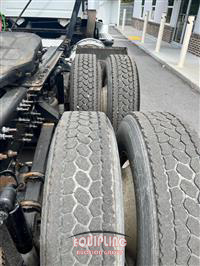 2009 Volvo VNM