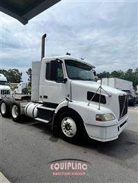 2009 Volvo VNM