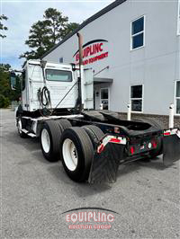 2009 Volvo VNM